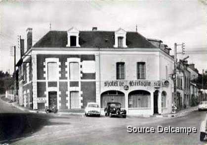 44 Pontchateau Hotel de Bretagne.jpg